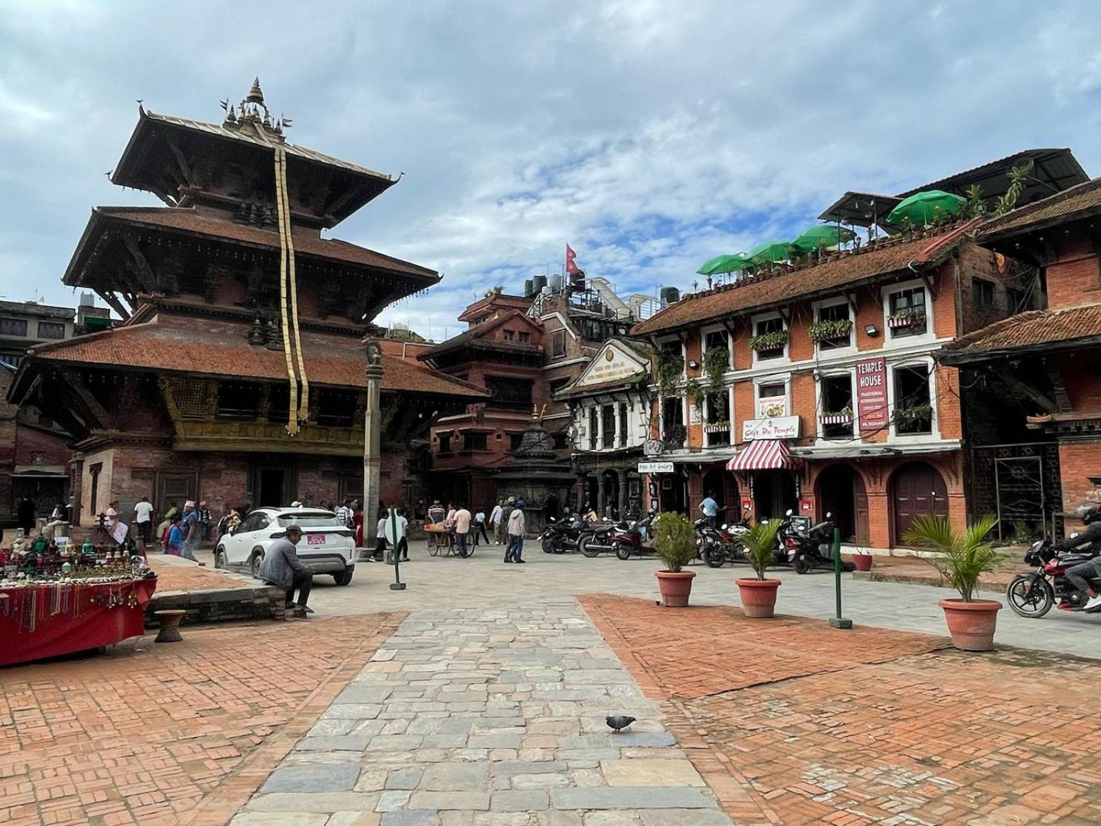 Готель Patan Square - 2 Km From Patan Durbar Square Екстер'єр фото