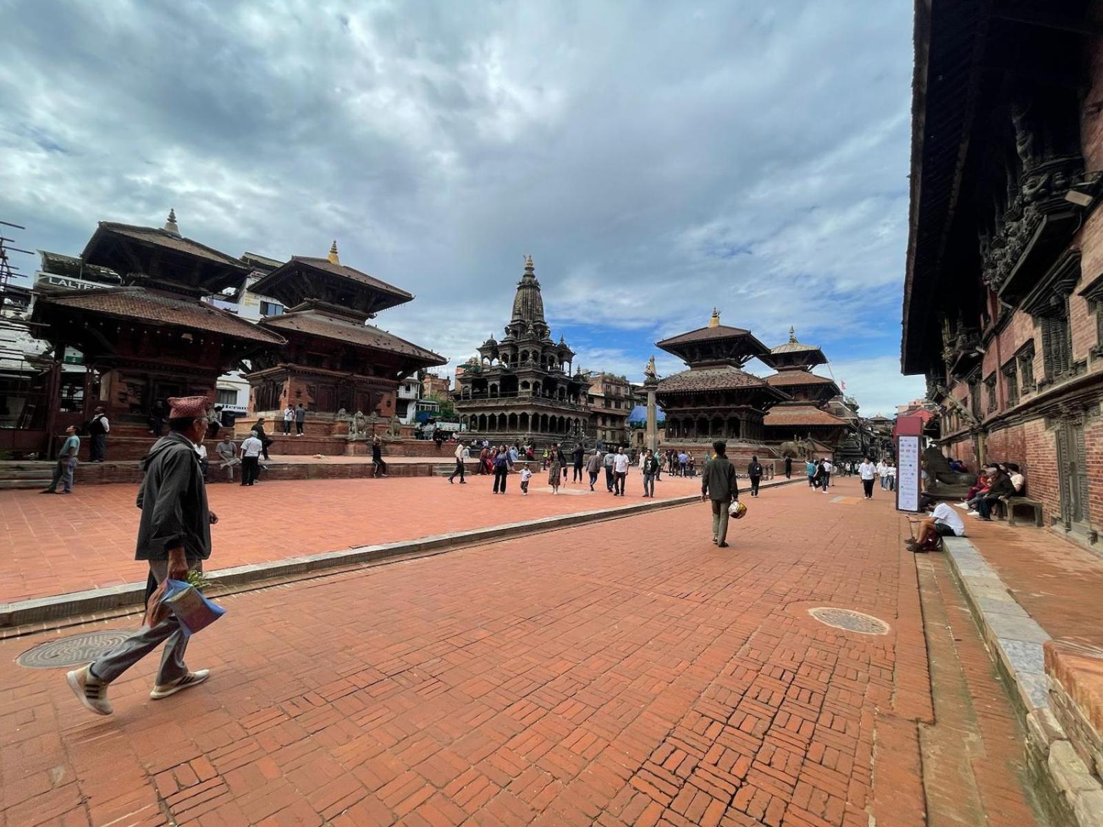 Готель Patan Square - 2 Km From Patan Durbar Square Екстер'єр фото