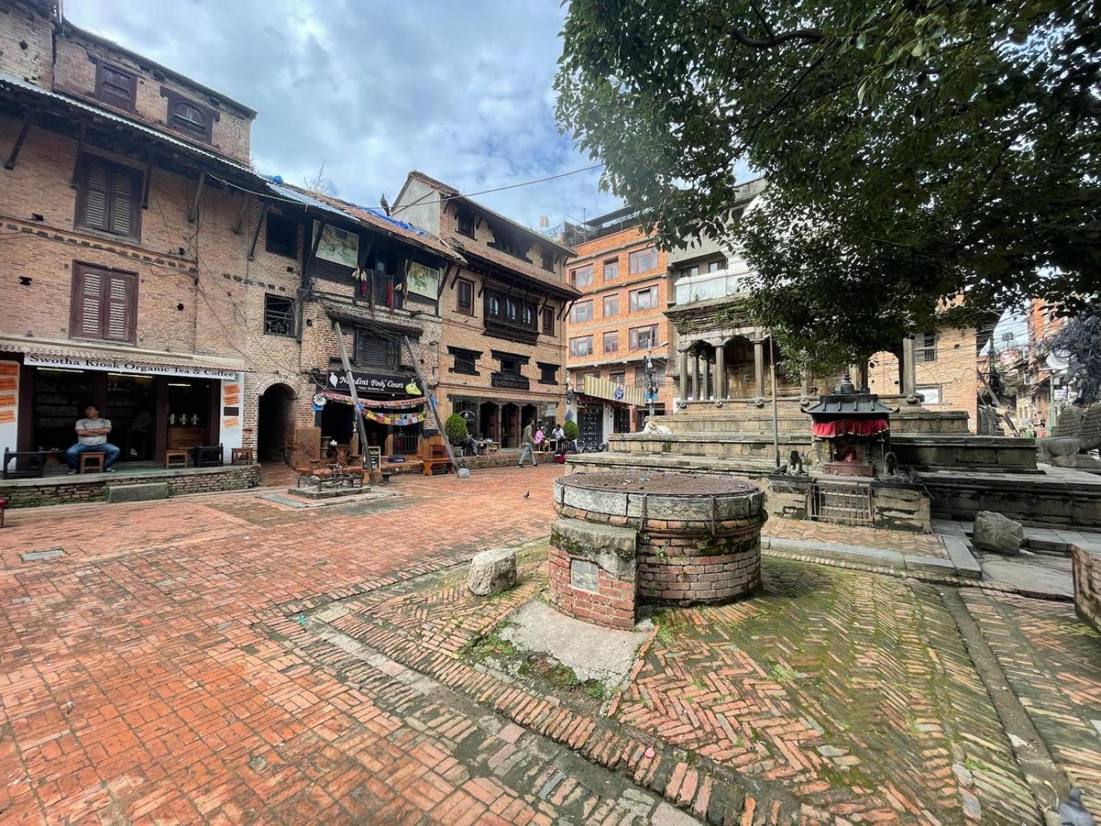 Готель Patan Square - 2 Km From Patan Durbar Square Екстер'єр фото